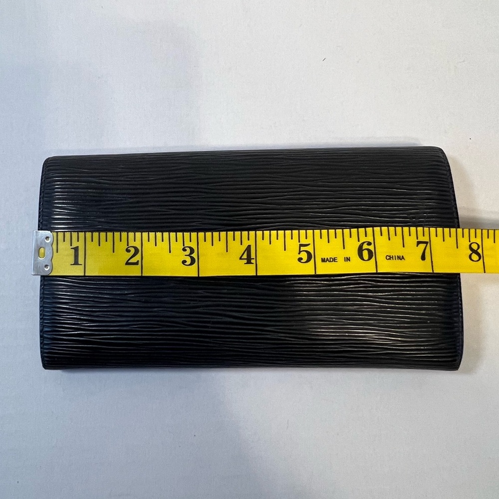 Louis Vuitton black Epi Sarah Wallet - Picture 9 of 13